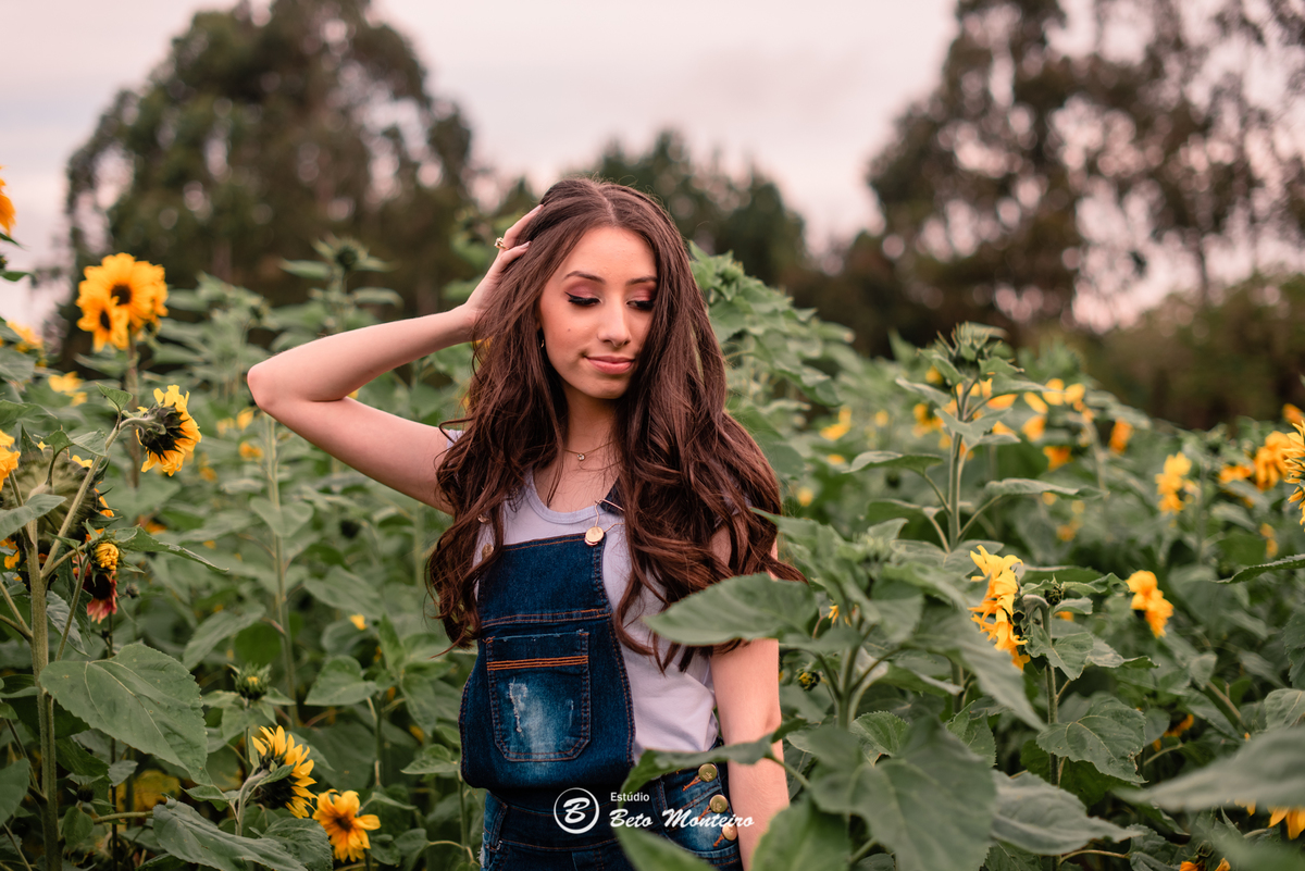 Aniversário de 15 anos - Foto e Filmagem - Debutante - Estúdio Beto Monteiro - Curitiba - fotografo de 15 anos - fotógrafa - sessao de fotos - book de fotos - book de 15 anos - fotografo - chácara ienkot - vestido - Lívia