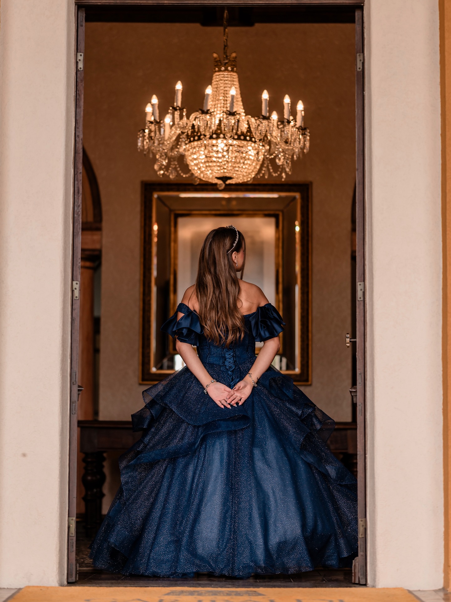 @helena.longares brilhou no ensaio de 15 anos no @palaciogaribaldi
